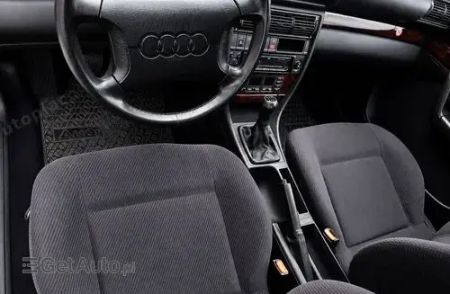 AUDI 100 