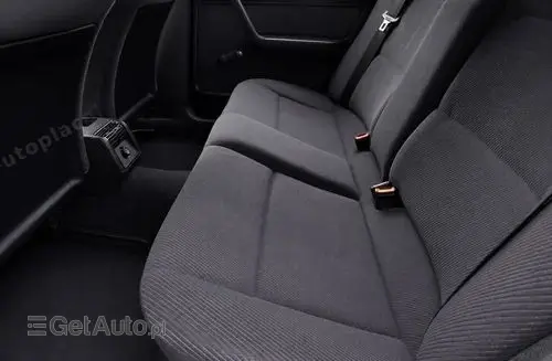 AUDI 100 