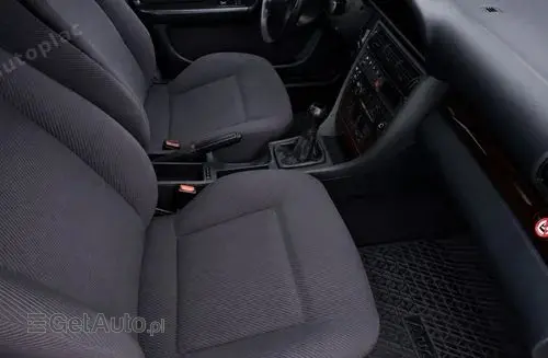 AUDI 100 