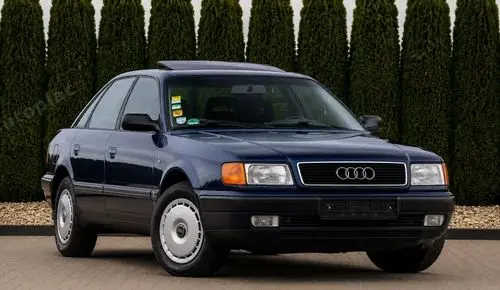 AUDI 100 