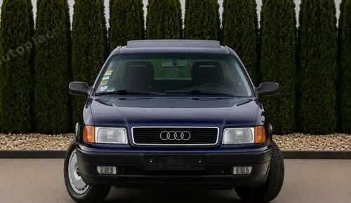 AUDI 100 