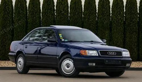 AUDI 100 