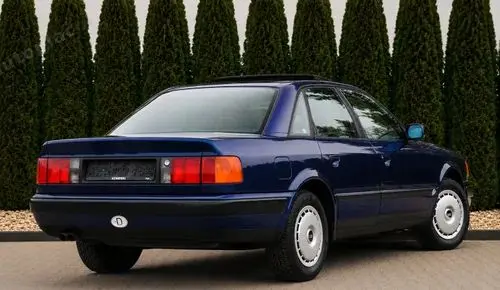 AUDI 100 