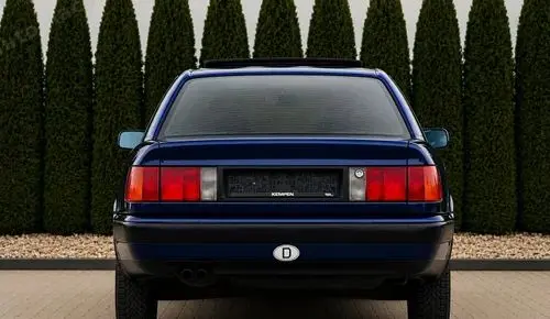AUDI 100 
