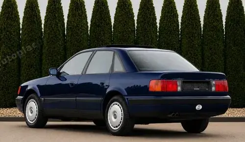 AUDI 100 