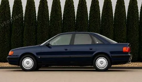 AUDI 100 