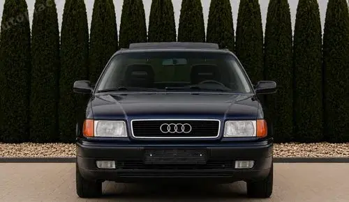 AUDI 100 