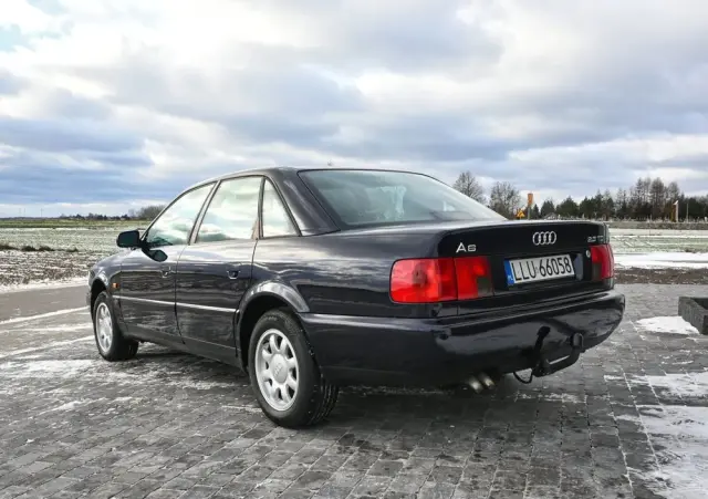 AUDI A6 Limousine 