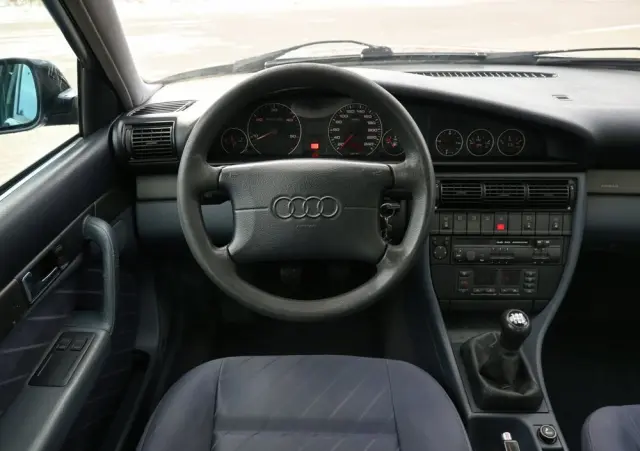 AUDI A6 Limousine 