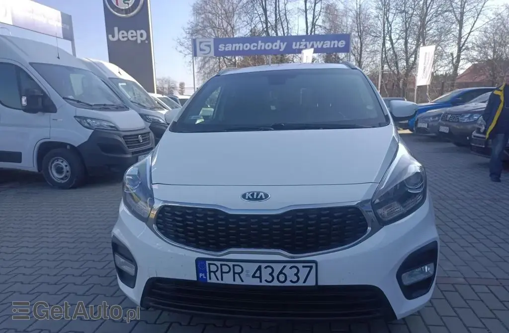 KIA Carens 