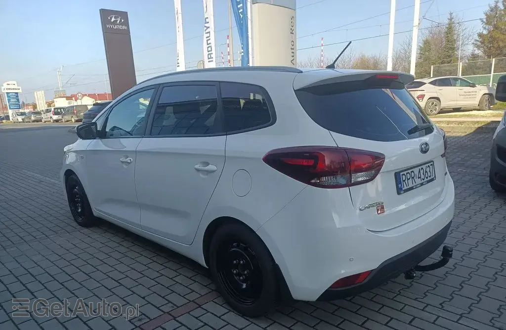 KIA Carens 