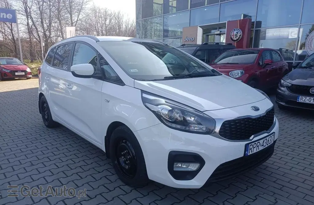 KIA Carens 