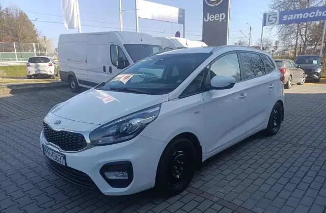 KIA Carens 
