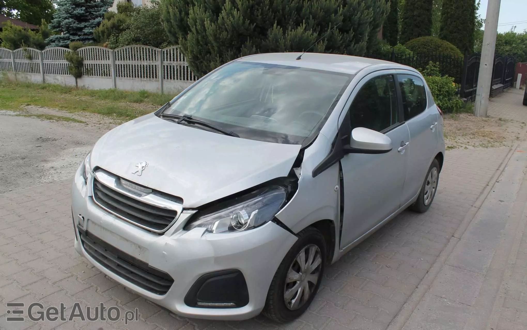 PEUGEOT 108 