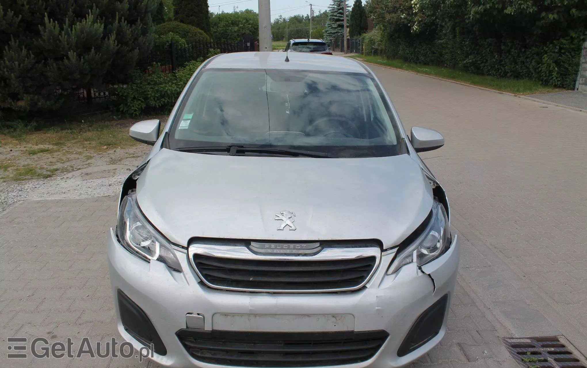 PEUGEOT 108 