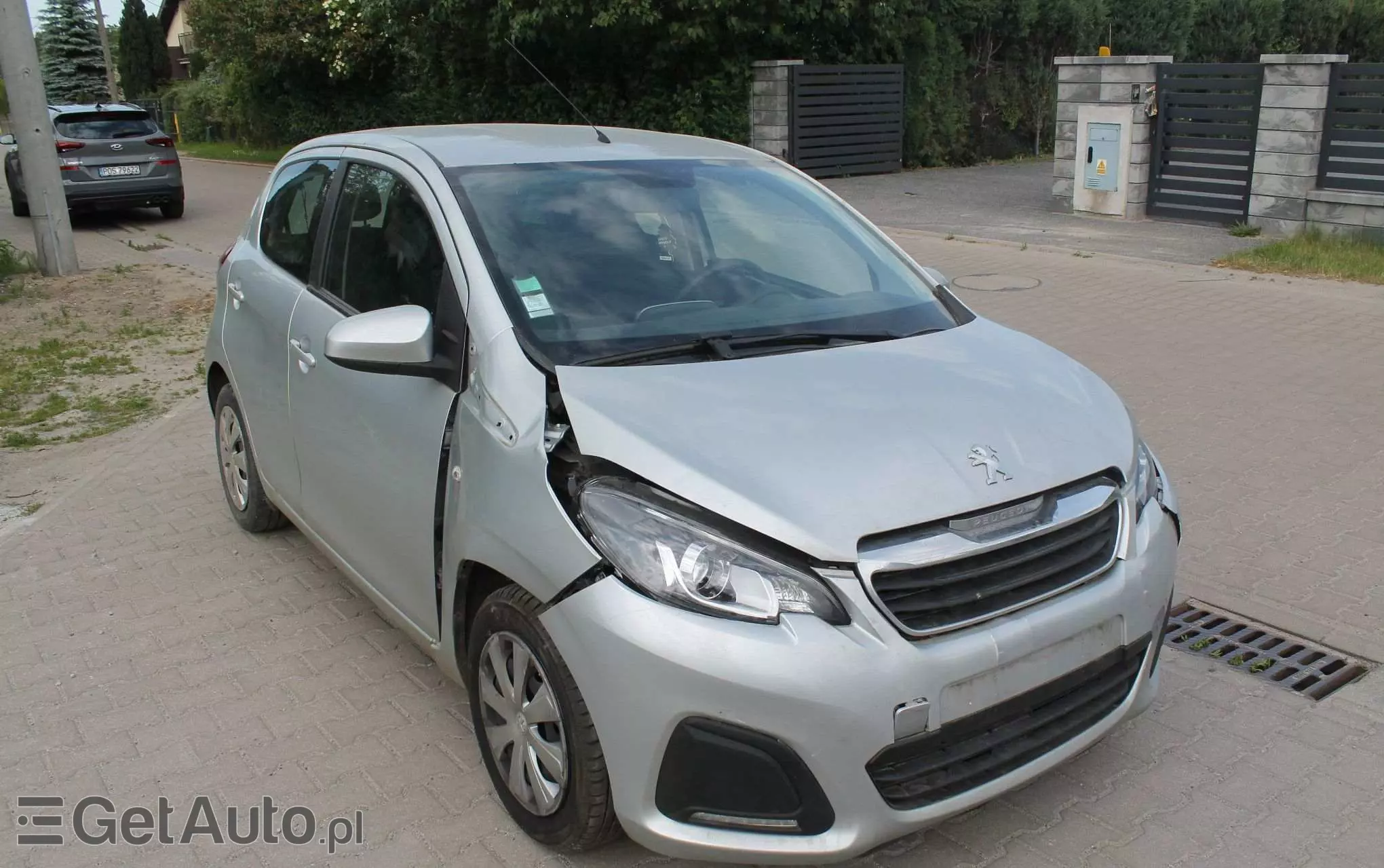PEUGEOT 108 