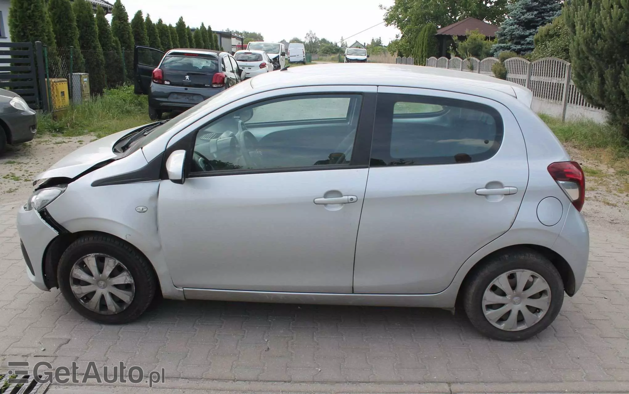 PEUGEOT 108 