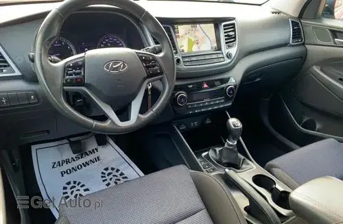 HYUNDAI Tucson 