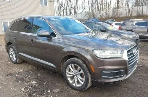AUDI Q7 