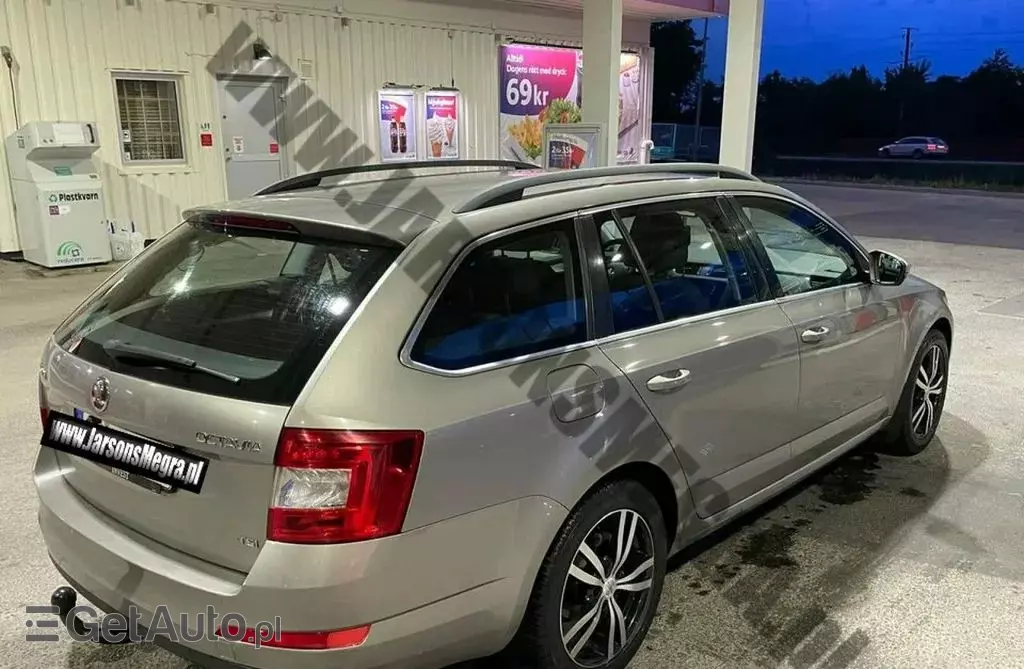 SKODA Octavia 