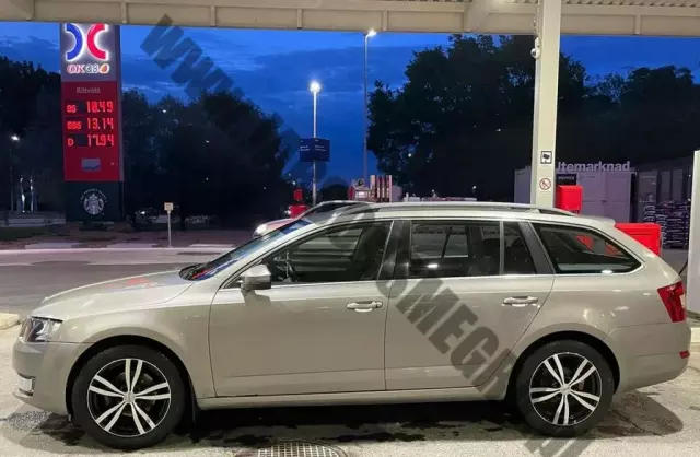 SKODA Octavia 
