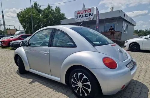 VOLKSWAGEN New Beetle 