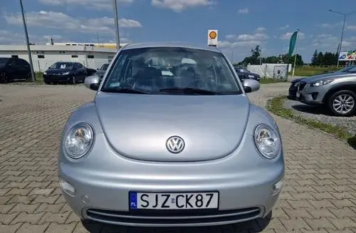 VOLKSWAGEN New Beetle 