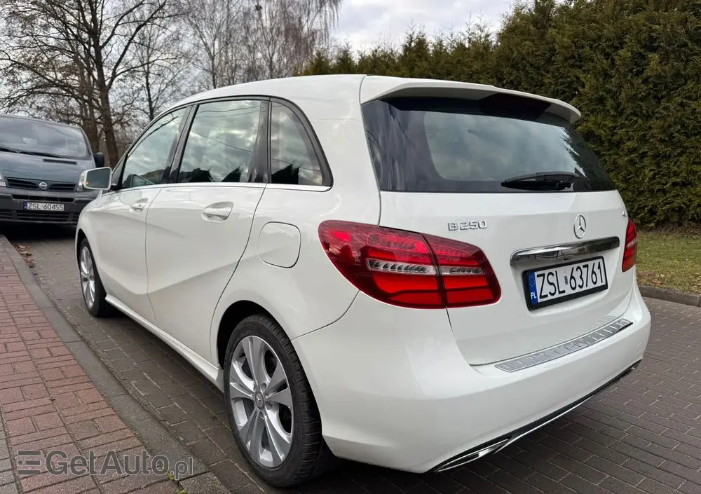 MERCEDES-BENZ Klasa B 250 4Matic 7G-DCT UrbanStyle Edition