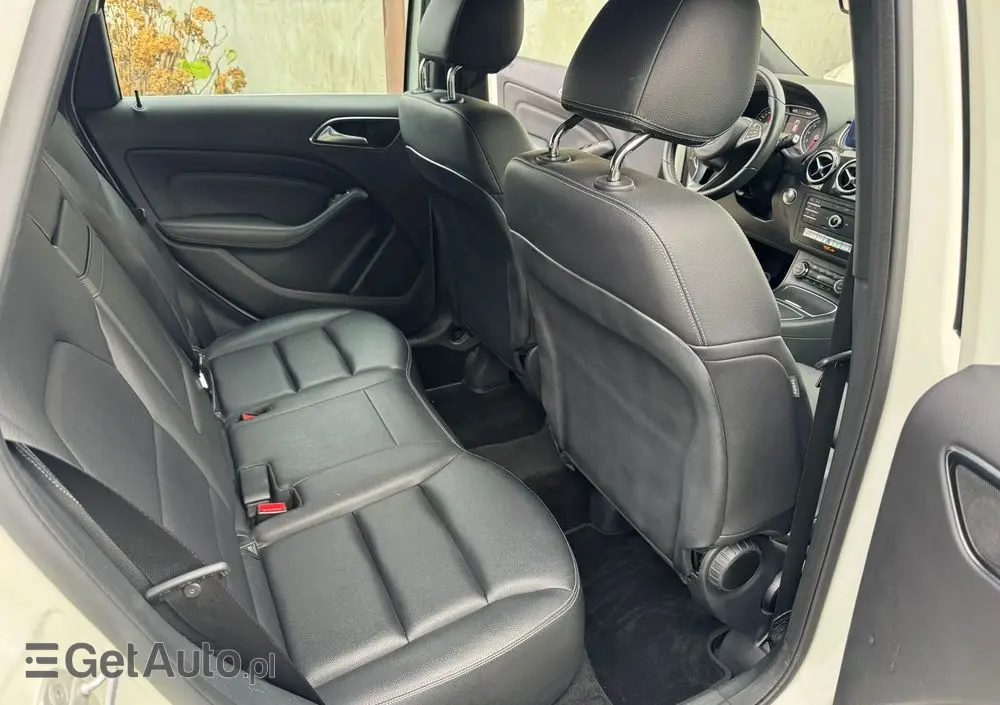 MERCEDES-BENZ Klasa B 250 4Matic 7G-DCT UrbanStyle Edition