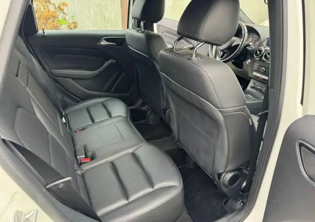 MERCEDES-BENZ Klasa B 250 4Matic 7G-DCT UrbanStyle Edition