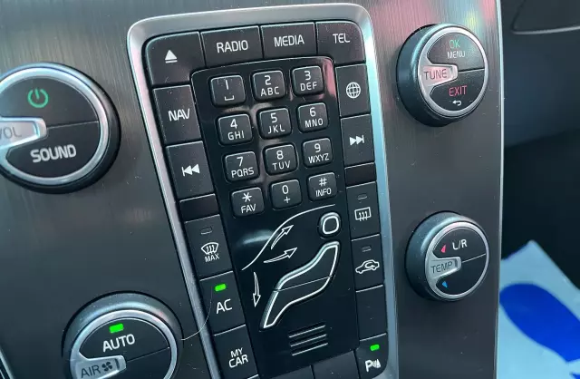 VOLVO V40 1.6 D2 (115 KM) Automatic