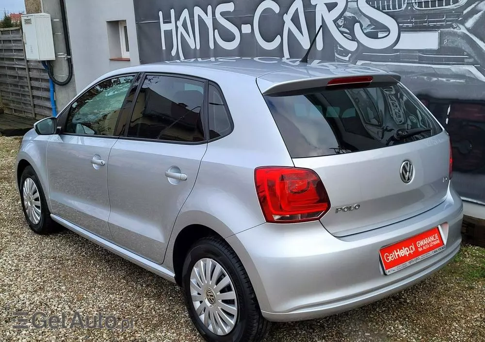 VOLKSWAGEN Polo 