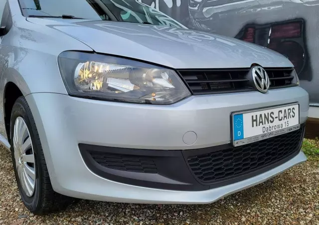 VOLKSWAGEN Polo 
