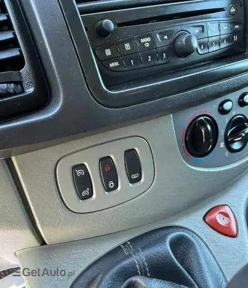 RENAULT Trafic 