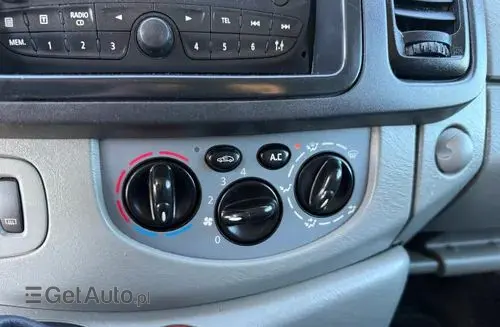 RENAULT Trafic 