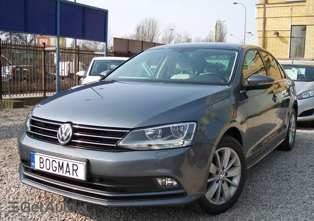 VOLKSWAGEN Jetta 1.4 TSI BMT Highline