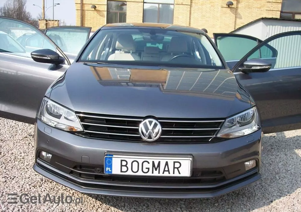 VOLKSWAGEN Jetta 1.4 TSI BMT Highline