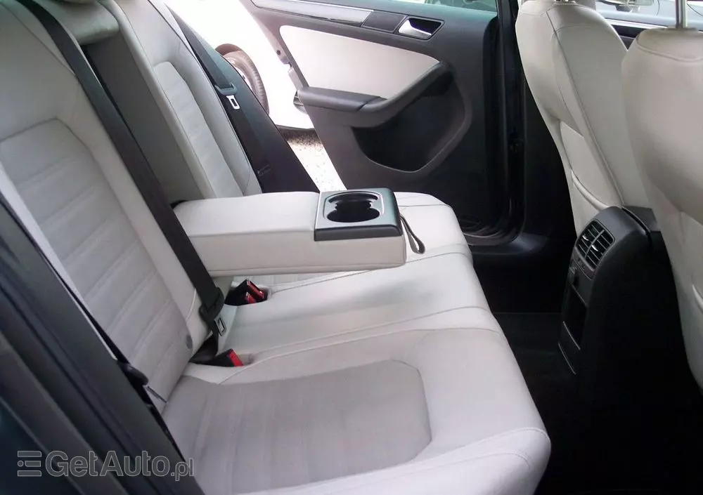 VOLKSWAGEN Jetta 1.4 TSI BMT Highline