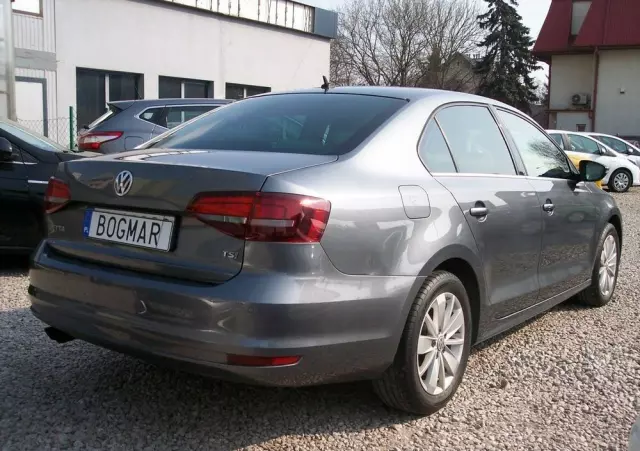 VOLKSWAGEN Jetta 1.4 TSI BMT Highline