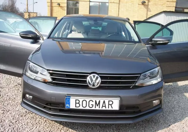 VOLKSWAGEN Jetta 1.4 TSI BMT Highline