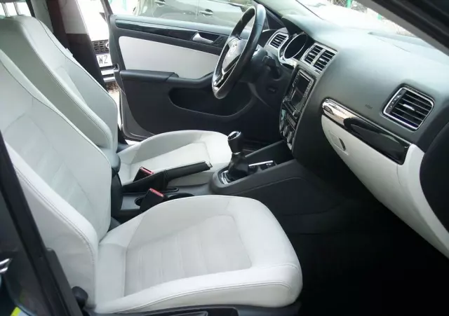 VOLKSWAGEN Jetta 1.4 TSI BMT Highline