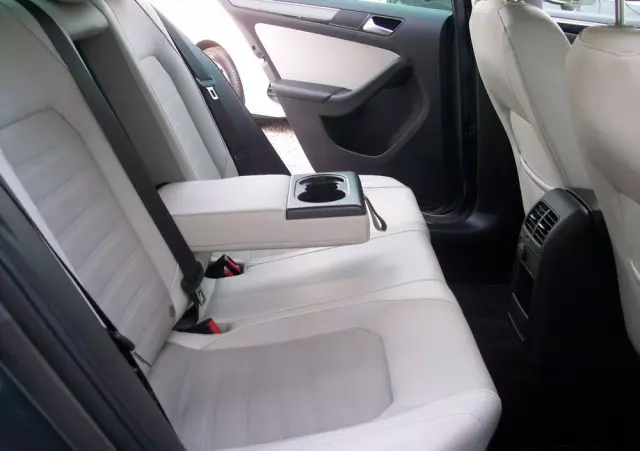 VOLKSWAGEN Jetta 1.4 TSI BMT Highline