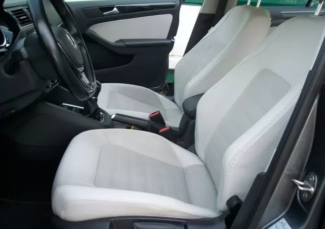 VOLKSWAGEN Jetta 1.4 TSI BMT Highline