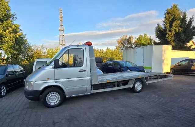 VOLKSWAGEN LT 