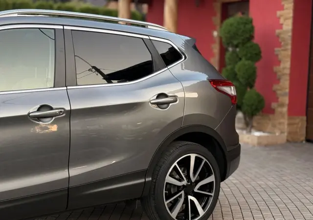 NISSAN Qashqai 1.2 DIG-T 360