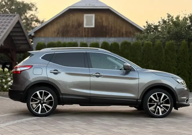 NISSAN Qashqai 1.2 DIG-T 360