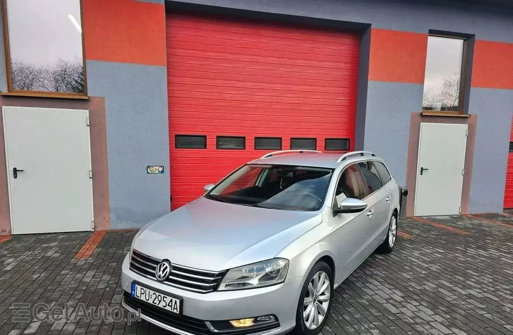 VOLKSWAGEN Passat 