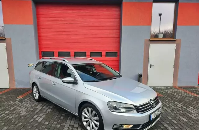 VOLKSWAGEN Passat 