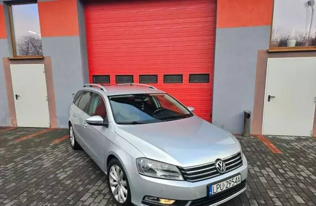 VOLKSWAGEN Passat 