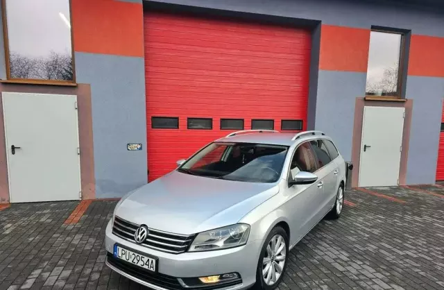 VOLKSWAGEN Passat 